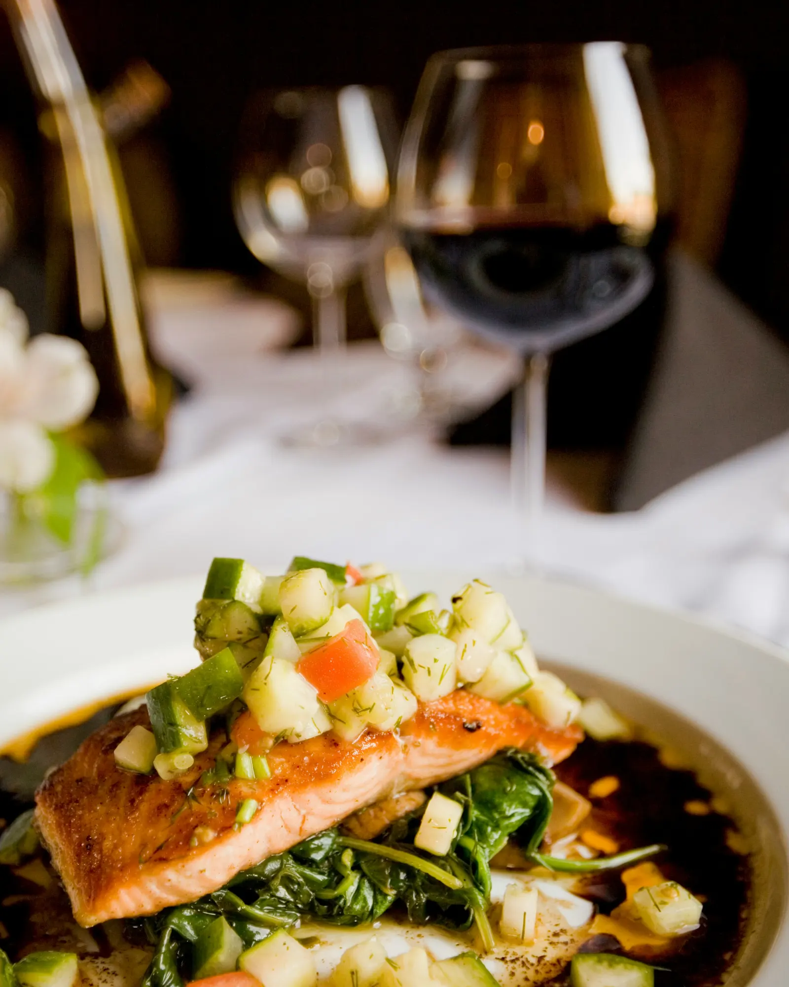 À la carte-miljö med öppet kök och sittplatser